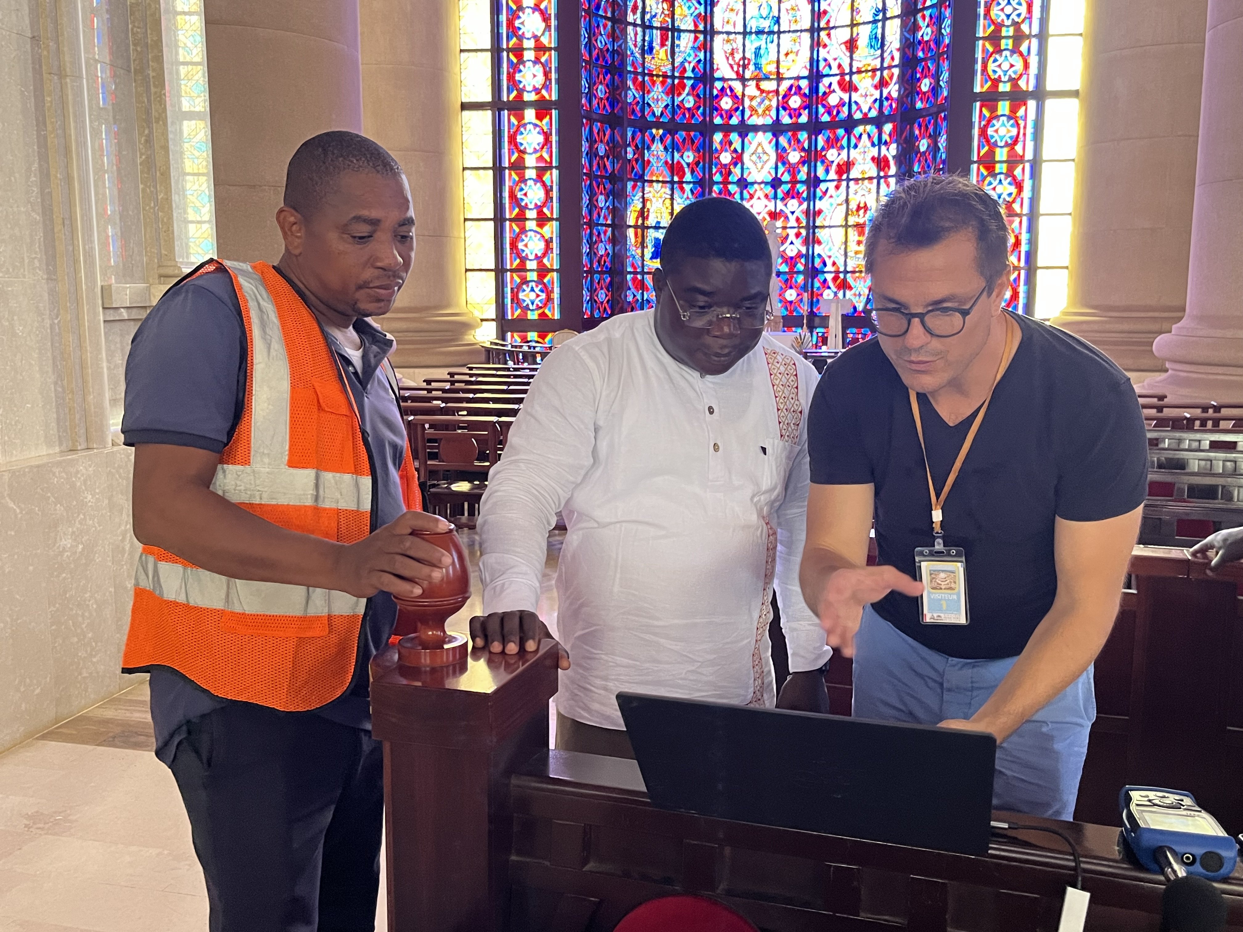Basilique Notre-Dame de la Paix : la rénovation de la sonorisation franchit une nouvelle étape