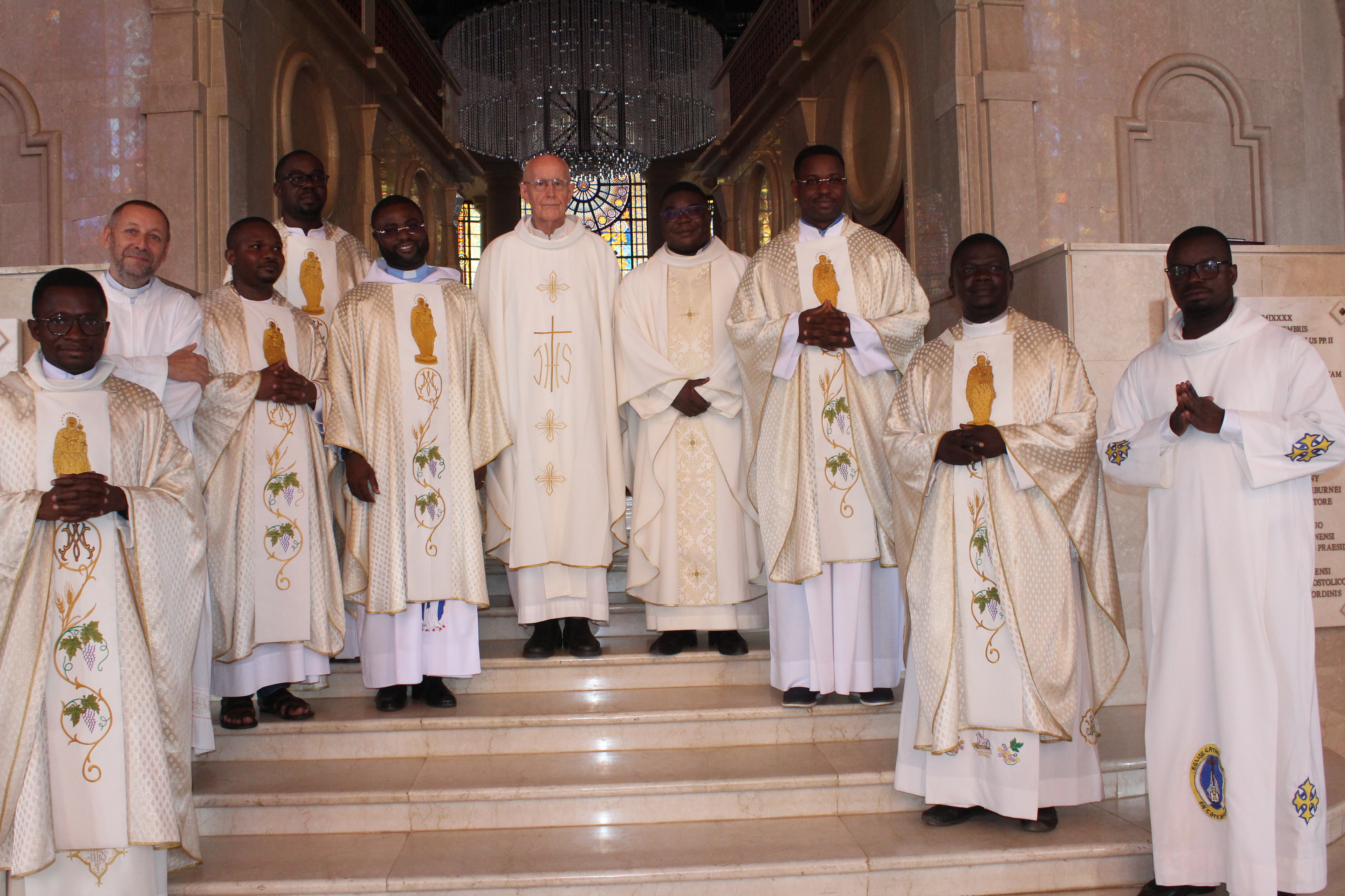 Jubilé d’Or Sacerdotal du Père Zenon Bazan : 50 années au service de Dieu et de l’Église