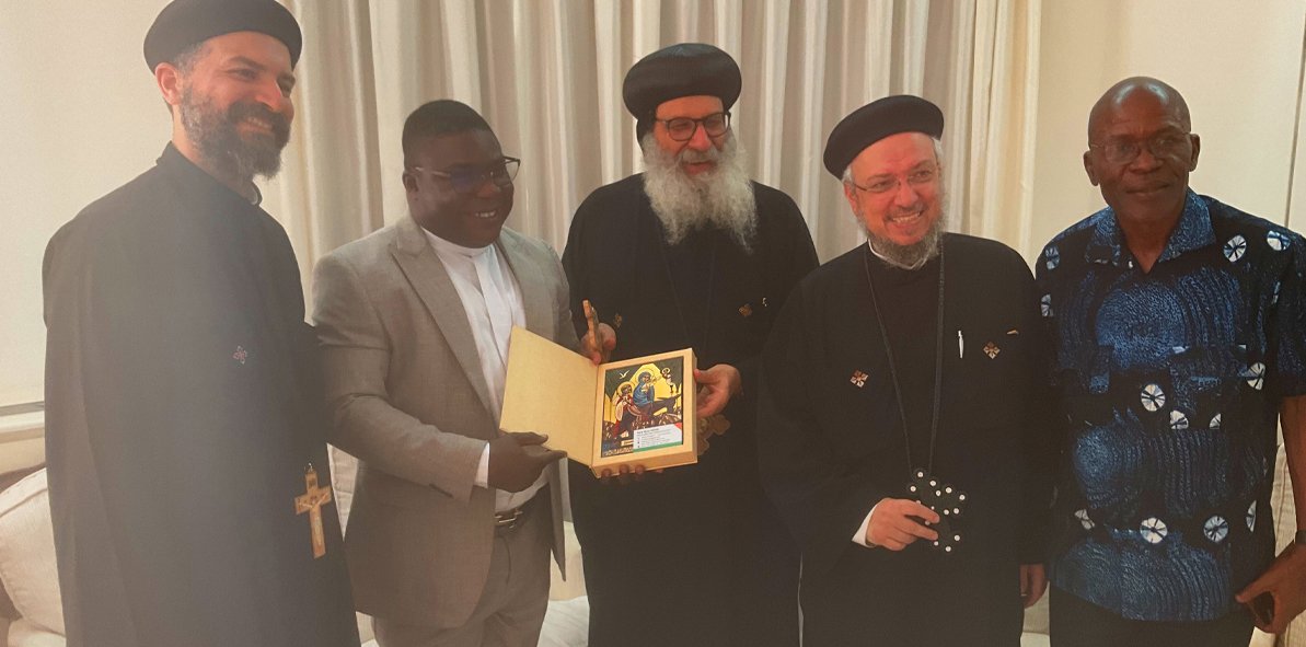 Rencontre entre le Recteur de la Basilique et Mgr Louka de l'Église copte orthodoxe